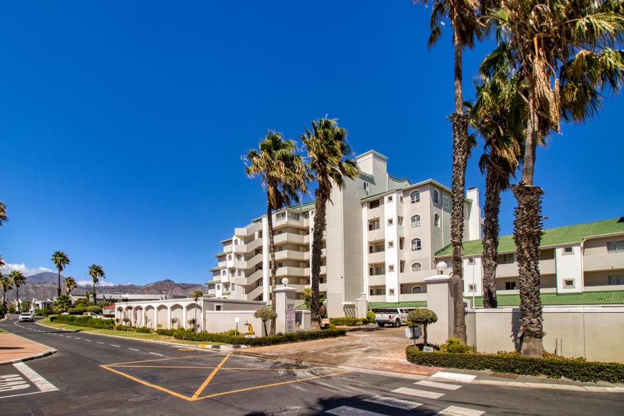 1 Bedroom Property for Sale in Greenways Golf Estate Western Cape